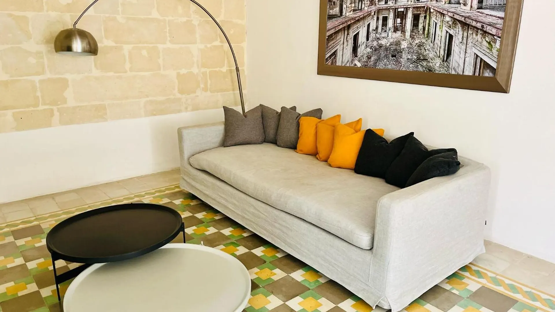 Cozy Charming Apartment In Old Bakery Street Valletta